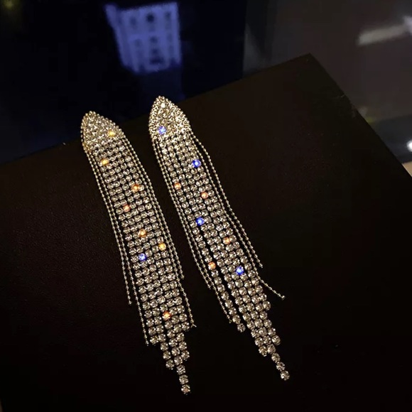 White plated shiny statement earrings - Picture 3 of 5